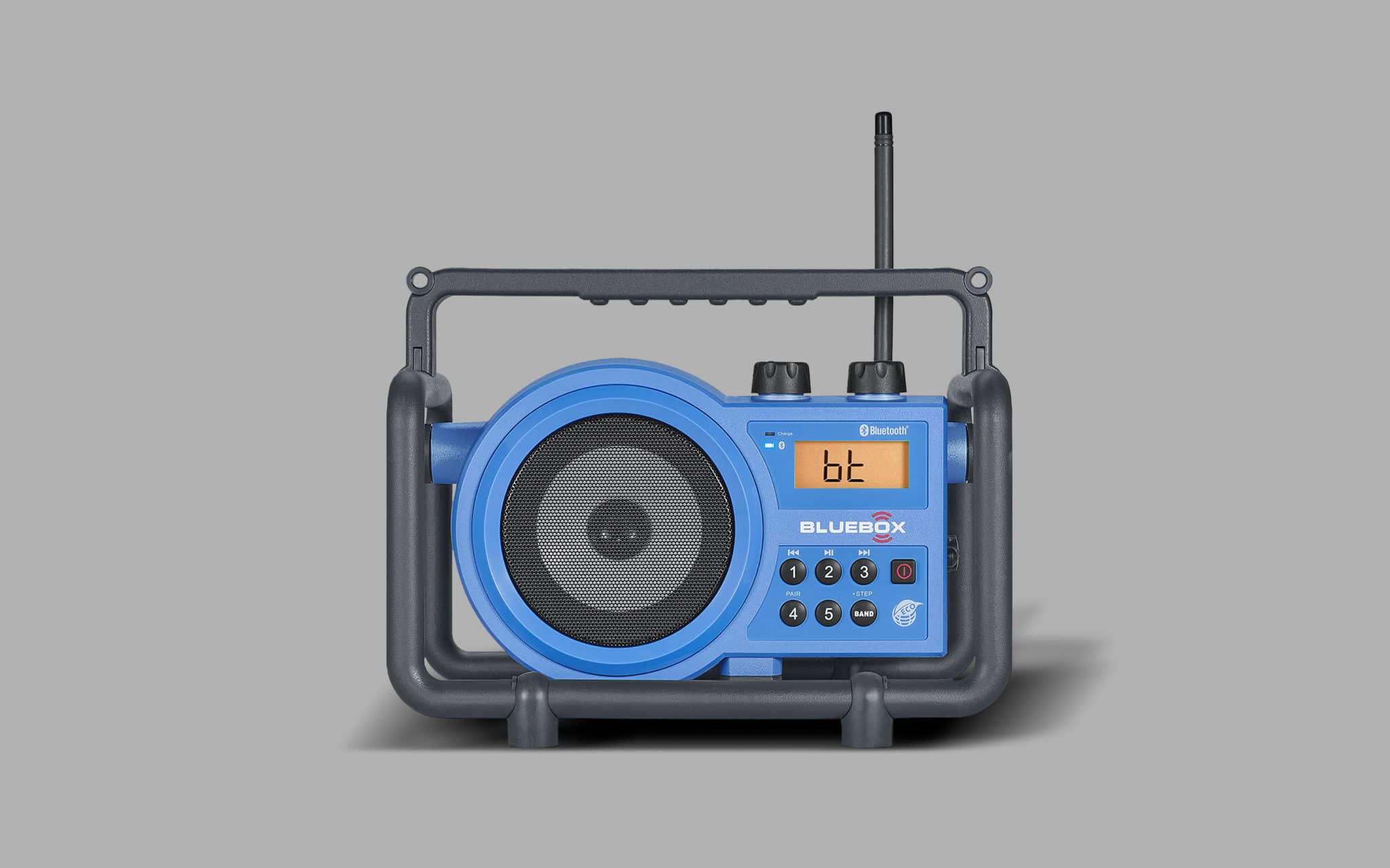9 Of The Best Waterproof Radio Options To Take On Your Trip
