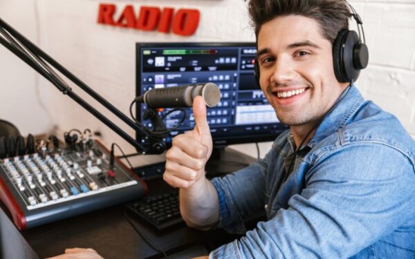 7 Steps to Becoming a Radio Broadcaster: Start Your Career in the Radio ...